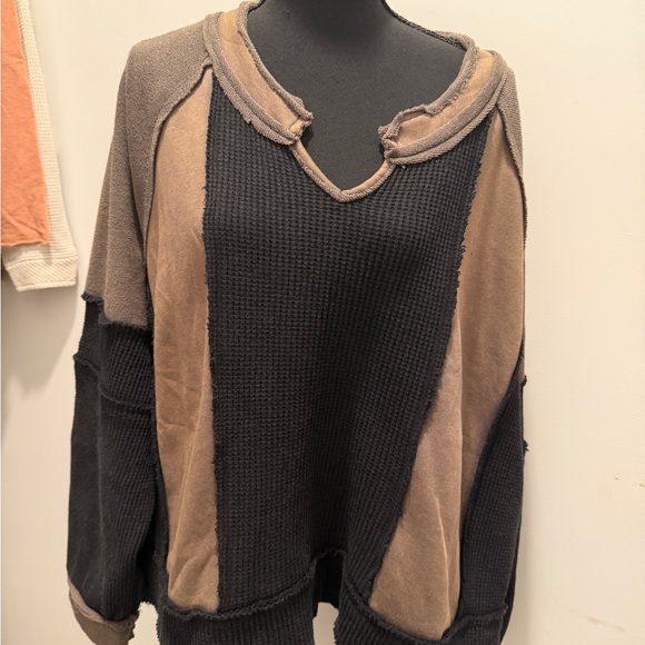 POL Women's Colorblock Knit Top - Black and Tan - Picture 2 of 9